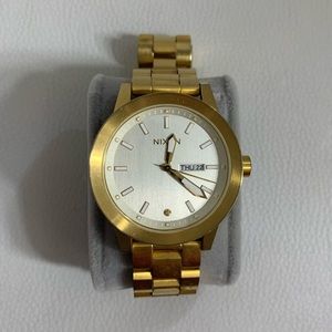 Nixon The Spur gold watch